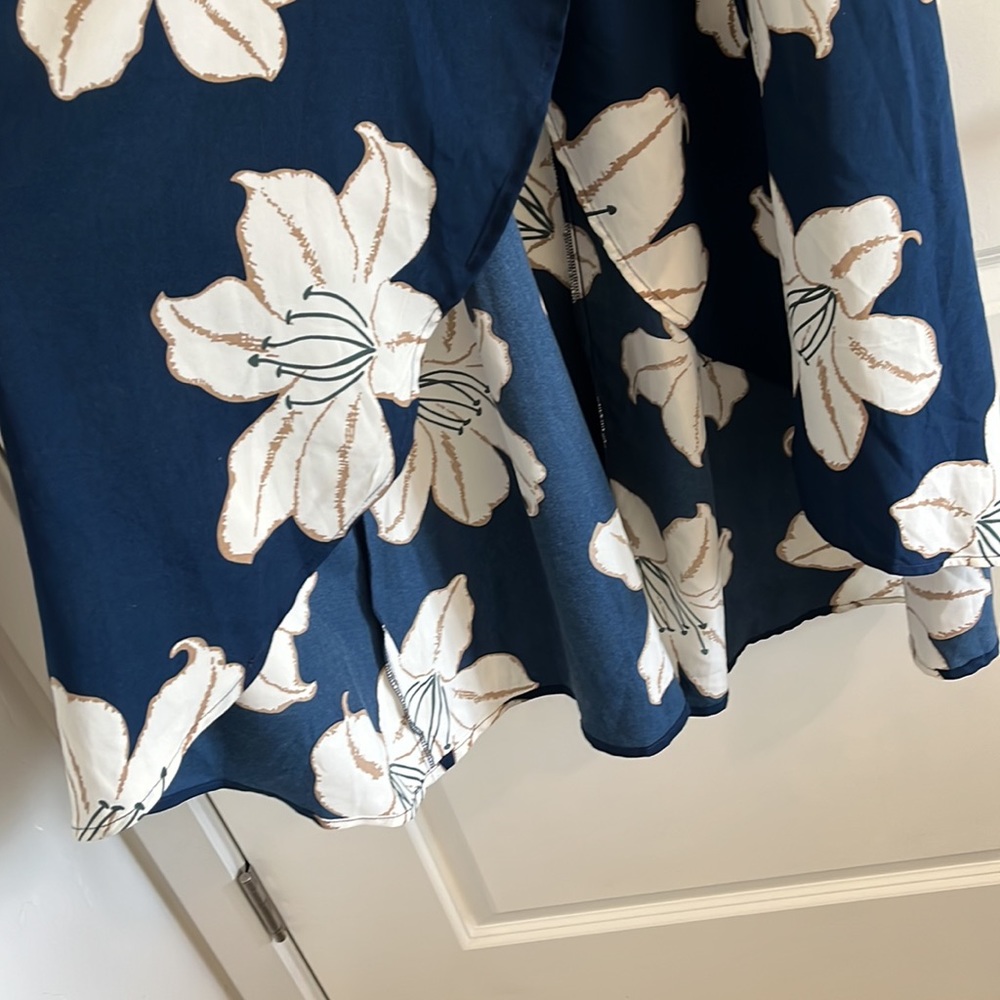 • Bohme Floral Wrap Dress • - Picture 4 of 6